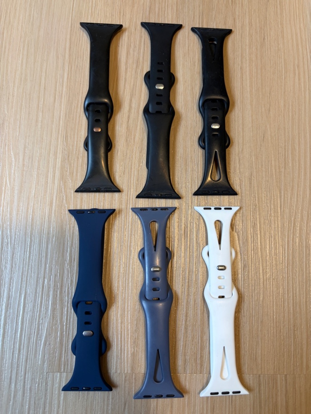 Preowned Waterproof Silicone Watch Bands Lot - Black(3) White, Blue(2)
